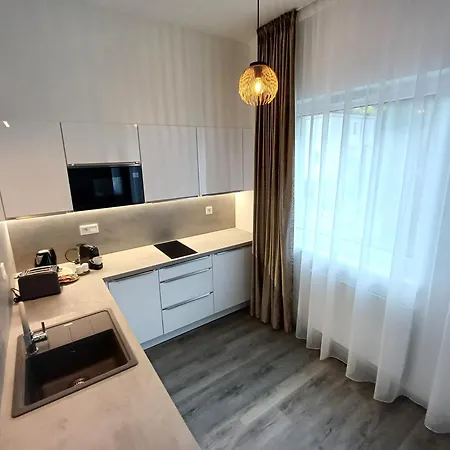 Lunex Apartment *