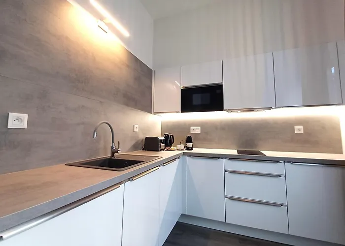 Lunex Apartment *