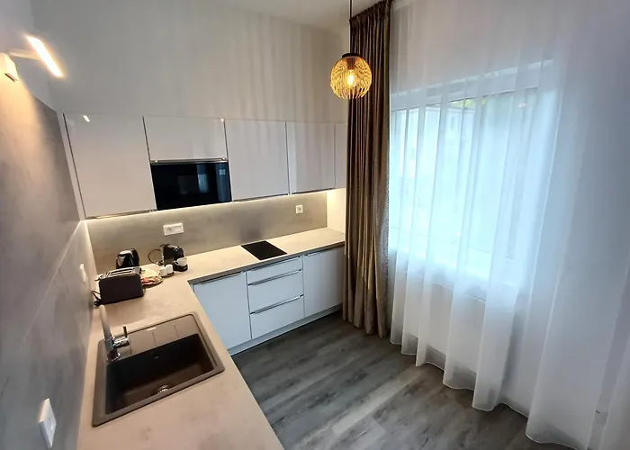 Lunex Apartment *